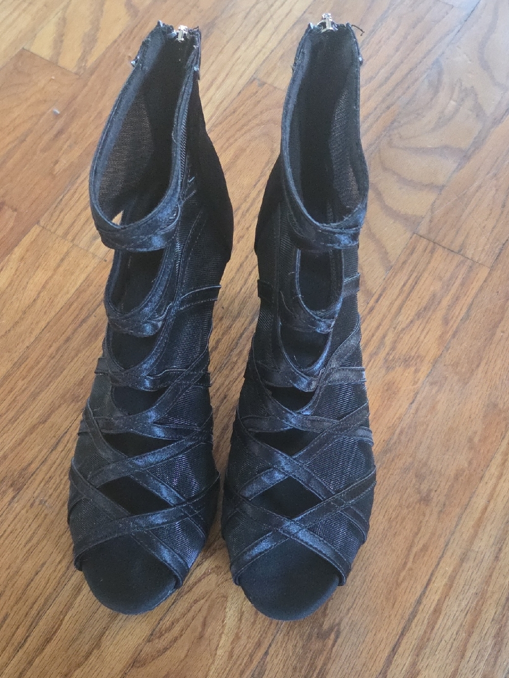 Women's Black Peep-Toe Dance Shoes Booties 2.5 Heels with Back Zipper Closure